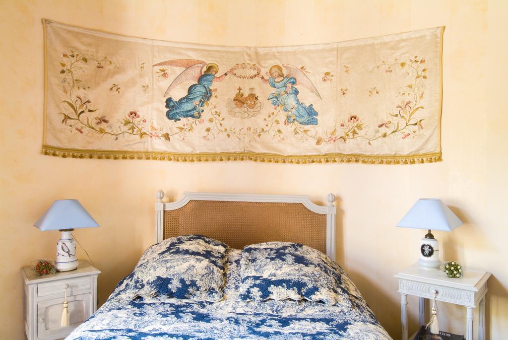 Chateau De La Roche Martel Bed and Breakfast Roiffé Værelse billede